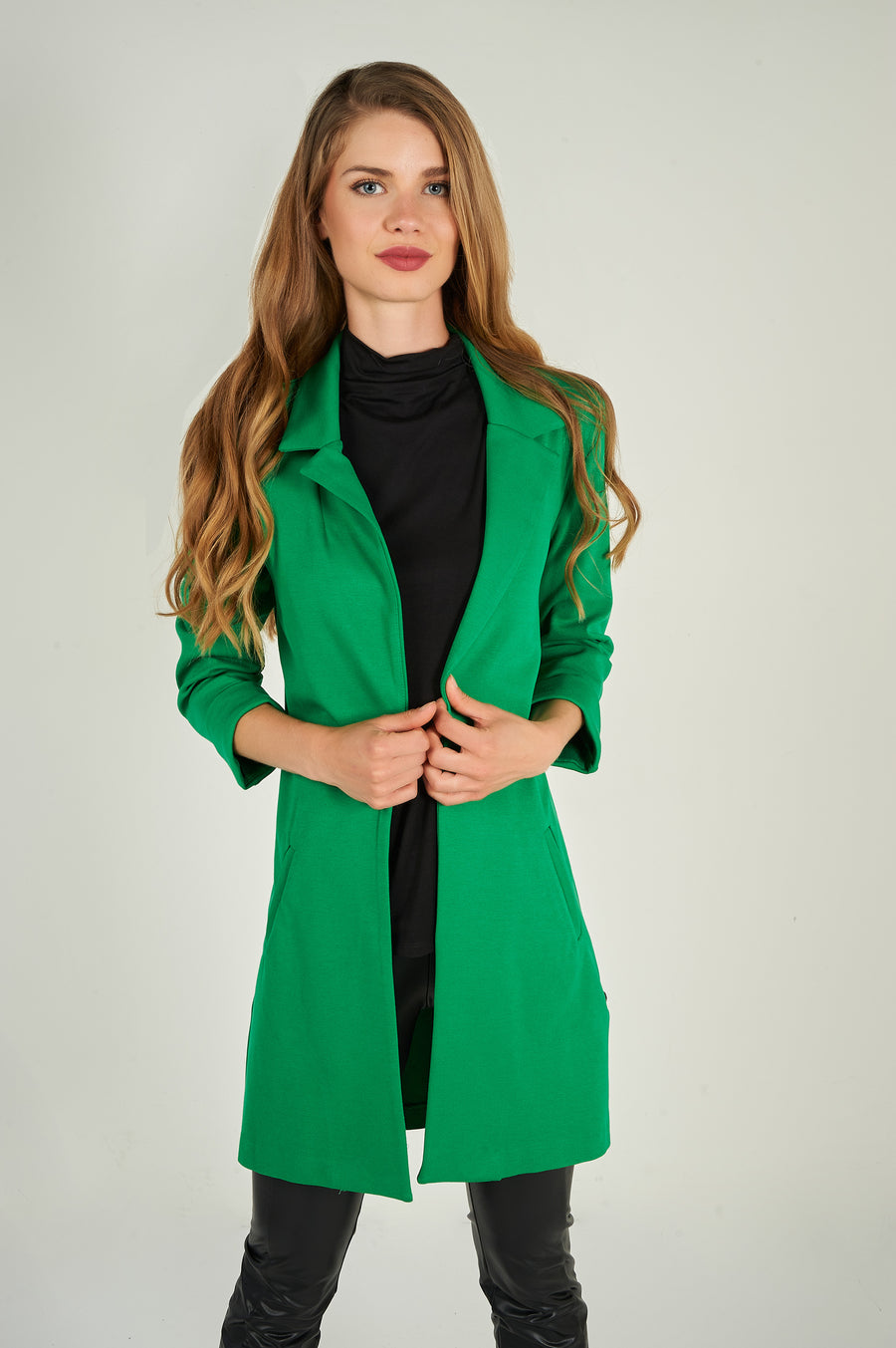 magasinez le long blazer pour femme de chez colori - Shop the long blazer for women from colori