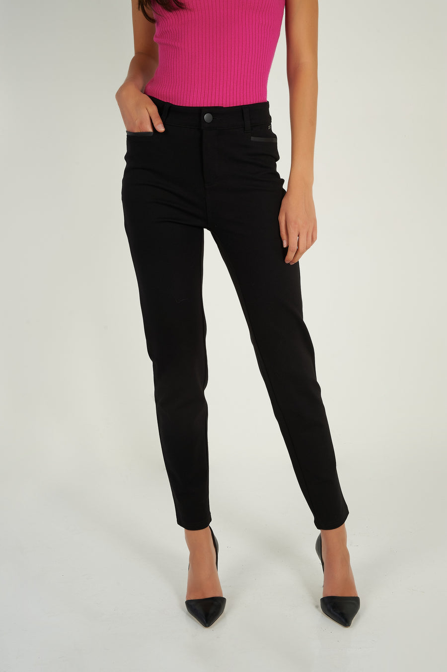 magasinez ce pantalon noir à jambe droite de colori - Shop this straight leg black pants from colori