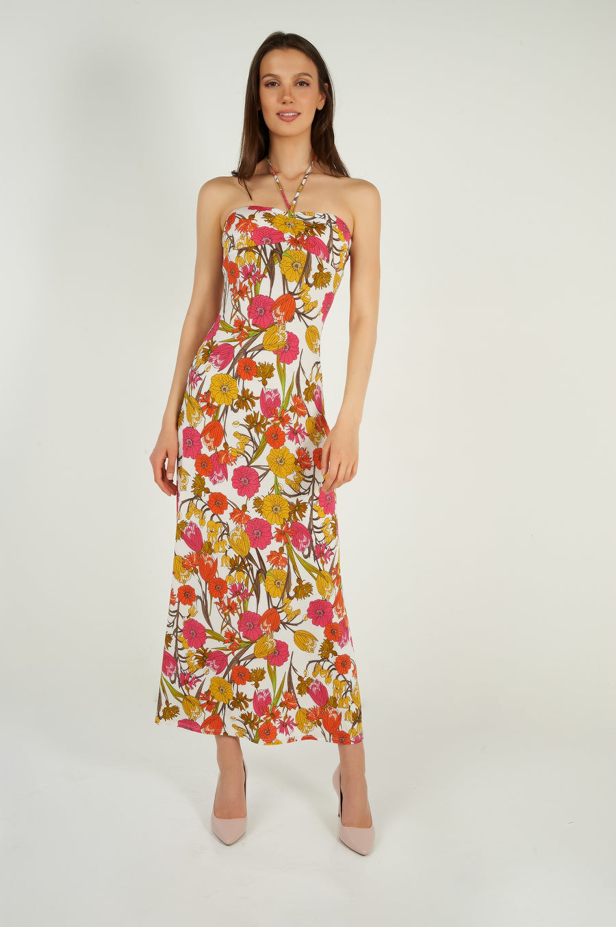 magasinez la robe maxi fleurie avec col licou de chez colori collection printemps été - Shop the floral maxi dress from colori spring summer collection