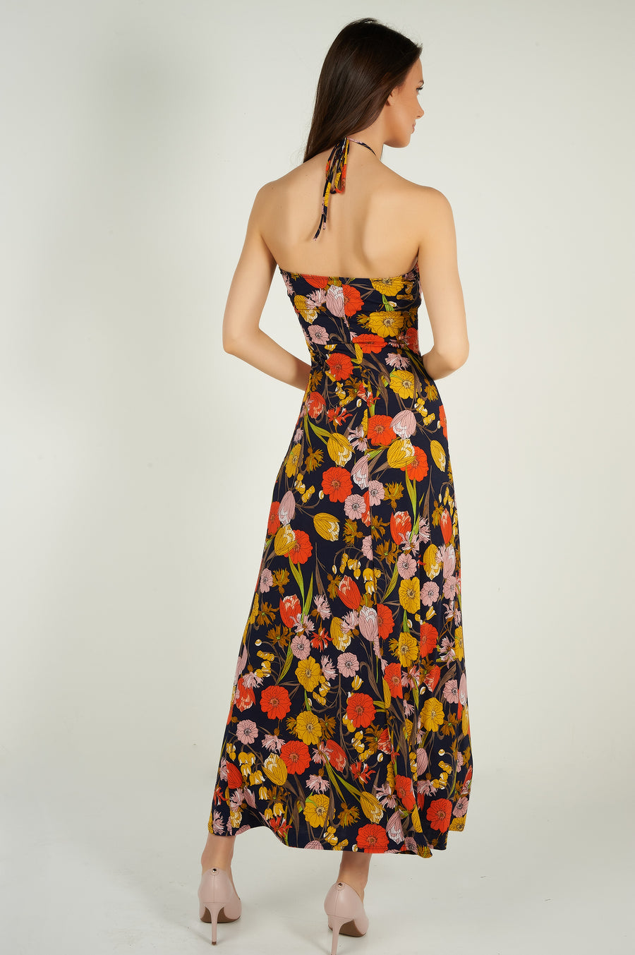 magasinez la robe maxi fleurie avec col licou de chez colori collection printemps été - Shop the floral maxi dress from colori spring summer collection