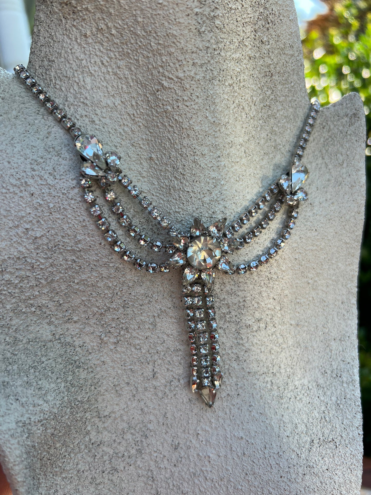 Vintage Clear Rhinestone Dangling Pendant Necklace
