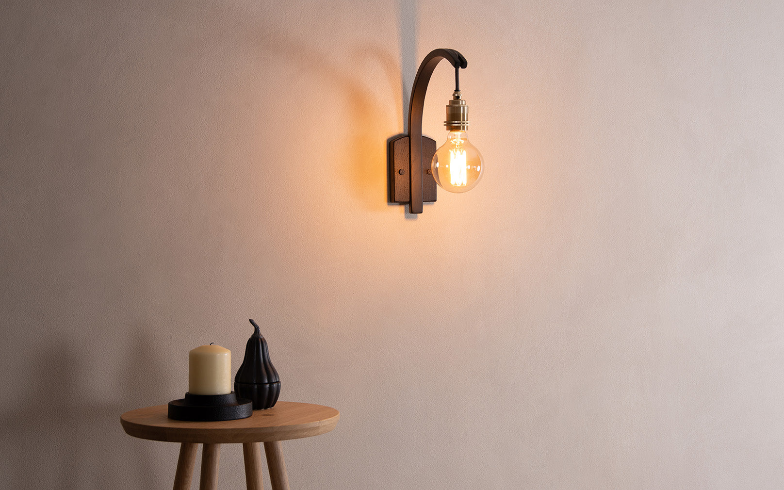 noctis hanter wall light