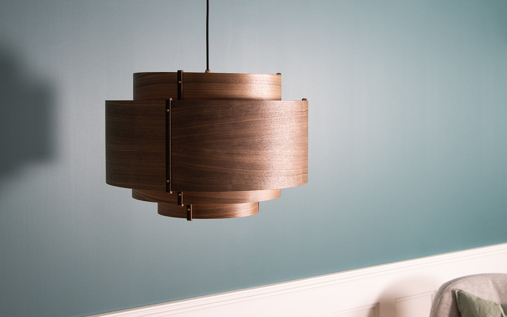 Leven pendant walnut