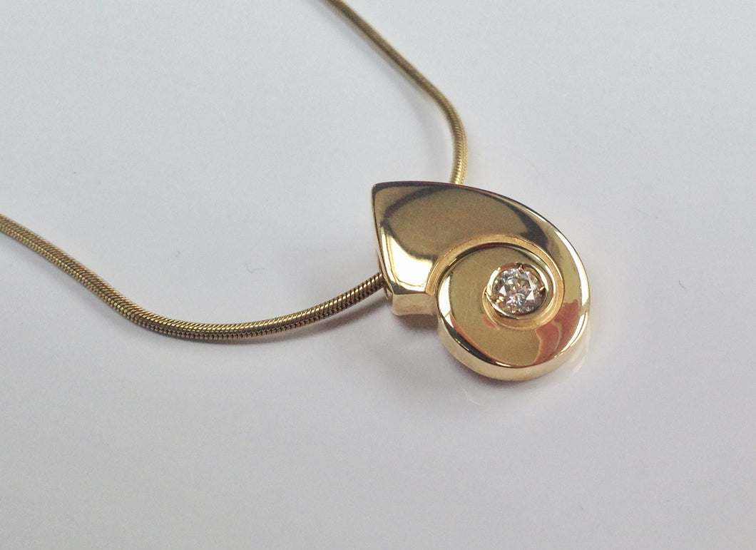 9ct Gold Cubic Zirconia Pendant - agiftireland