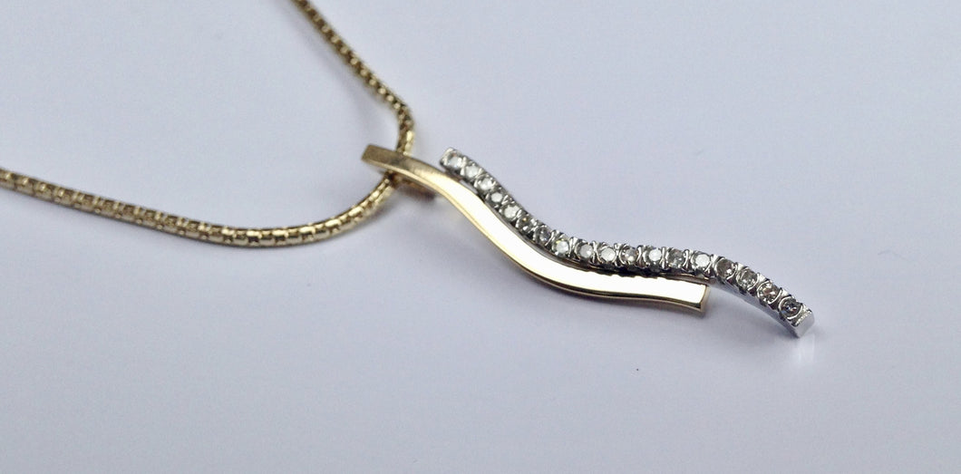 9ct Gold Cubic Zirconia Pendant - agiftireland
