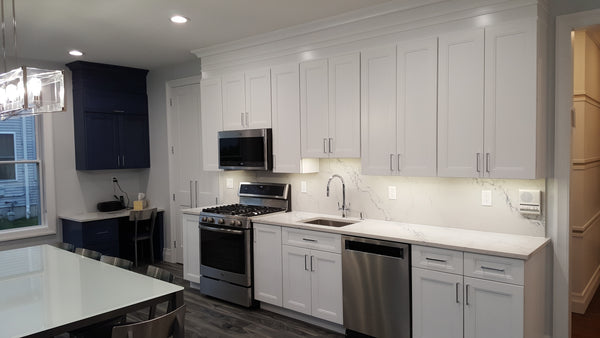 Fashion White Shaker cabinets