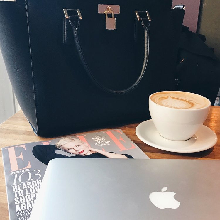 Angela Roi Sunday Tote II vegan bag in a coffee shop with an almond milk latte