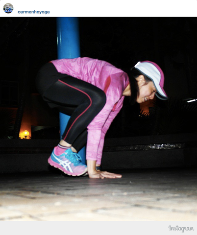 bakasana feet on floor