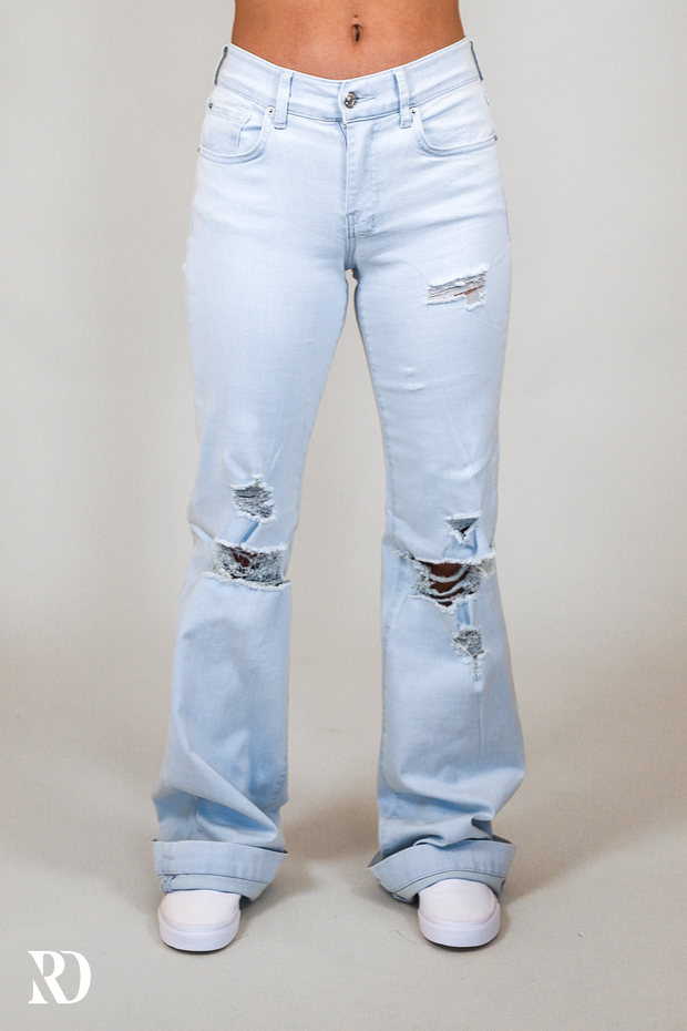 LIGHT WASH DISTRESSED SIGNATURE TROUSER DENIM