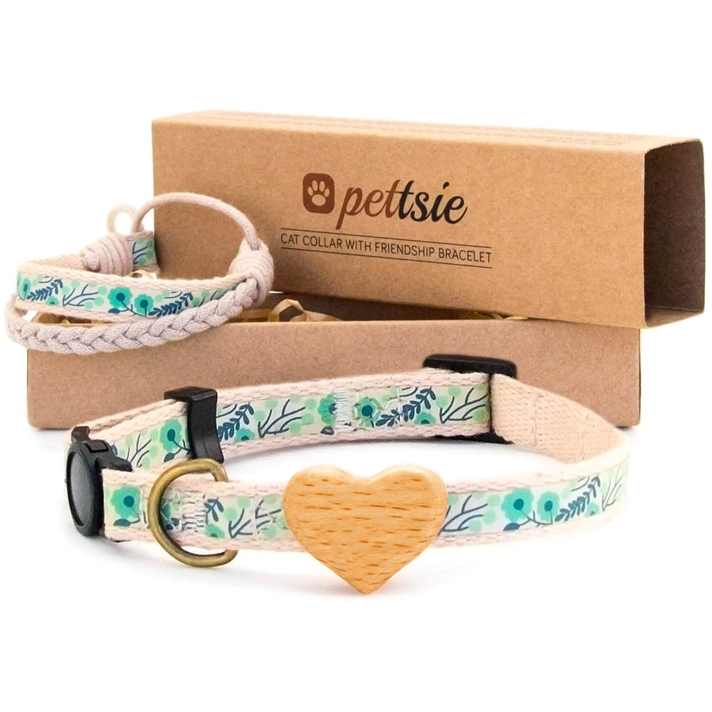 Green cat collar with wood heart and 