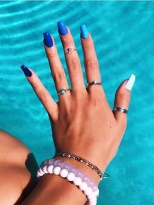 Blues monochrome summer nail design