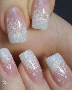 Cute snowflake Christmas nail ideas4