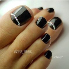 Black Jewelry Toe Nail Designs