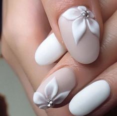 White Seashell Nail Art Ideas