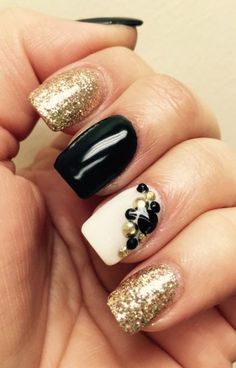 White Nails With Gold Design-9