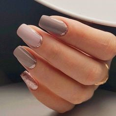 French Tip nail design upside down