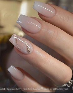 Golden swirl nail design