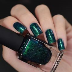  Green Glitter Nail Design