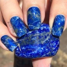  Lapis lazuli nail design