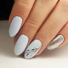 White and Sliver Glitter Oval Nail Design