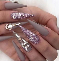 3D Metallic decorations nail design