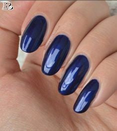Metallic dark blue nails
