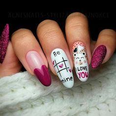 Tic-Tac-Toe Valentine nail art idea