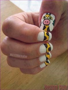Cute giraffe Nail Art Design