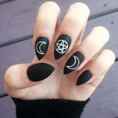 Short Stiletto Black Nail Design