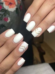White Nails With Gold Design-1