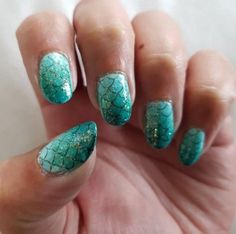 Mermaid Round Nail Design