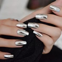 Metallic Mirror Nails-