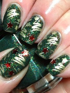 Green Christmas Nails