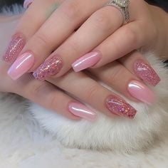 Glamorously coral nail design