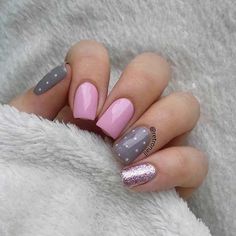 Pink and gray nails