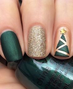 Simple Christmas green nail design