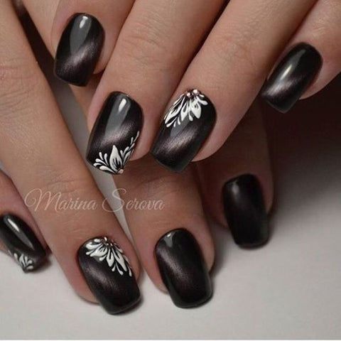 Cat-eye nail design