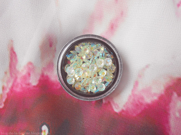 crystal rhinestones with a holographic effect