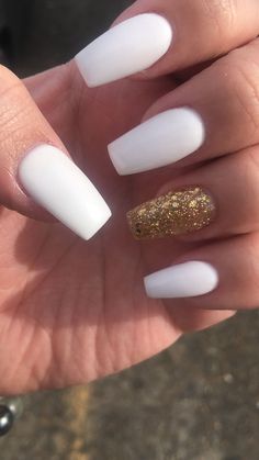 White Nails With Gold Design-2