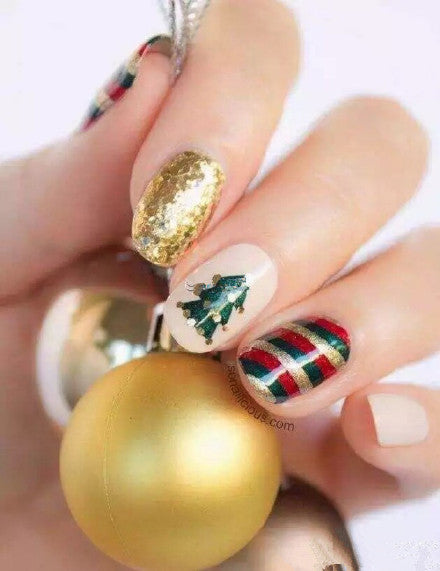 Hottest 50+ Christmas Nail Ideas for 2017-32