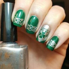 Lucky Clover Valentine nail art idea