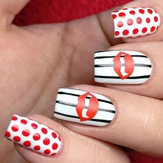 Prison of love Valentine nail art idea