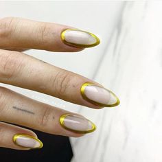 Outer Ring Edge Golden Summer Nail Designs