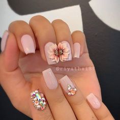 Rhinestone 3D Flower Nails