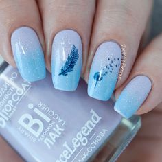Blue feather Spring Nail Design