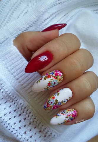 Floral nail art design