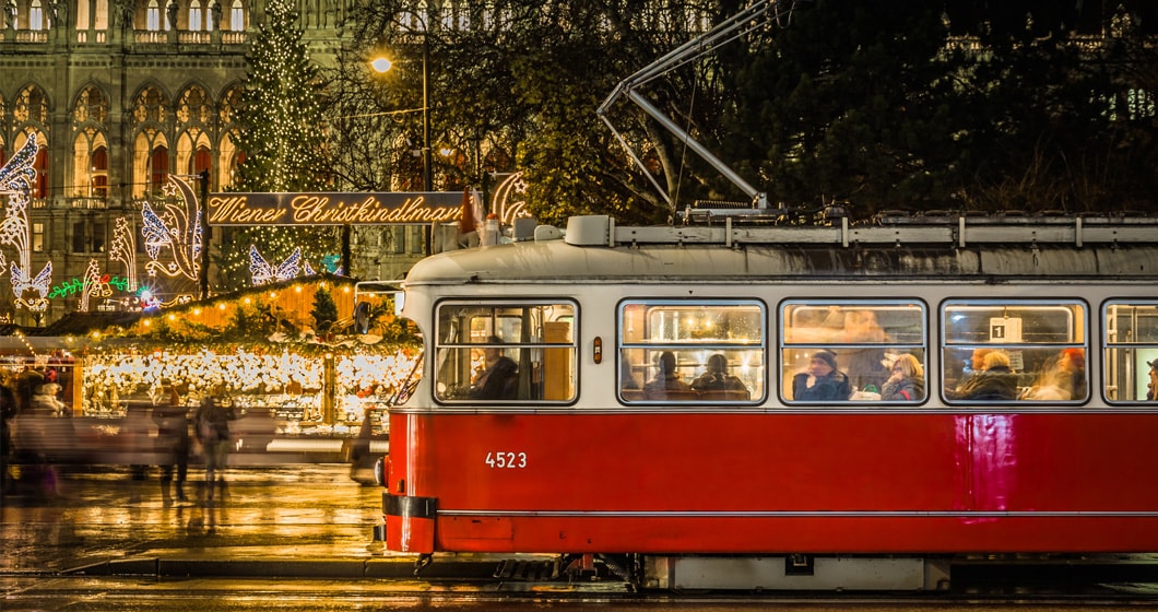 tram vienna christmas sightseeing
