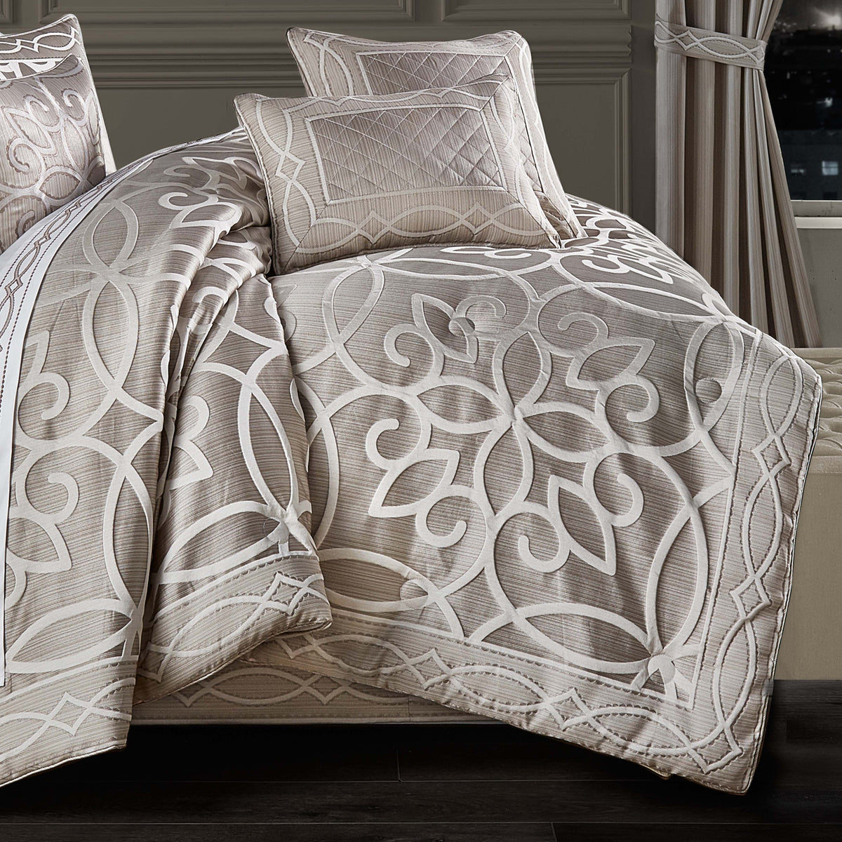 J. Queen New York Deco Silver 4-Piece Comforter Set – Latest Bedding