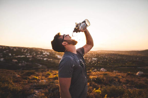 8 Easy Tips for a Healthier Lifestyle: Drink more water!