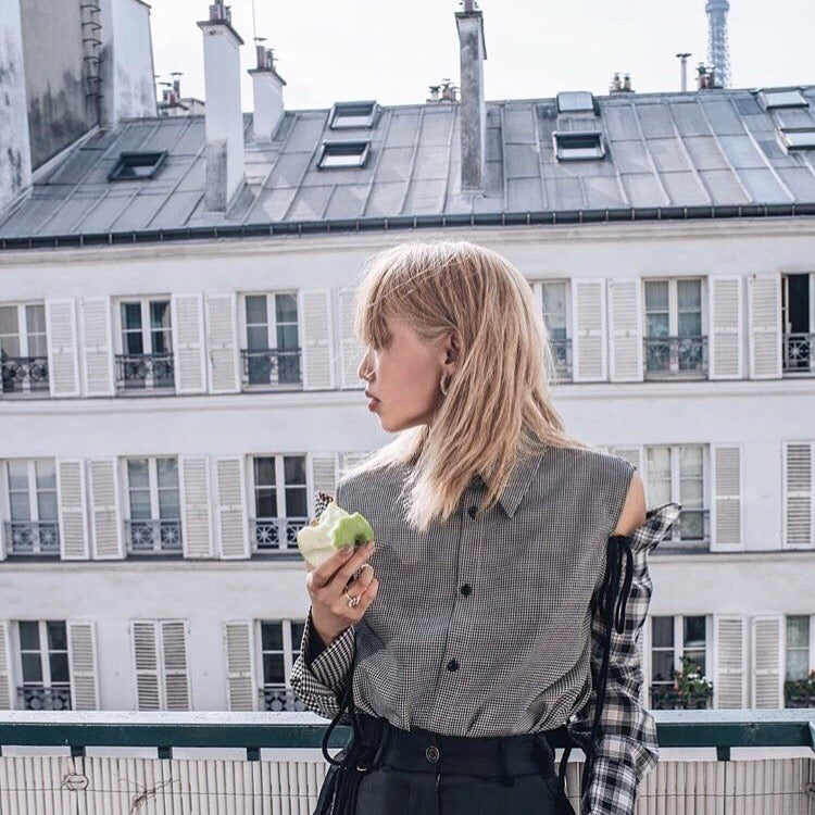 Margaret Zhang wearing the Margaret Ring in Paris during Fashion Week. fashion blogger influencer streetstyle Parisian style
